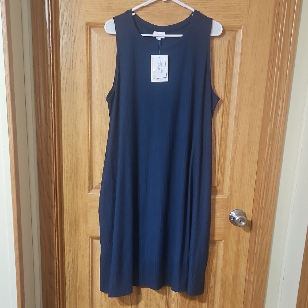 Elegant Navy Blue Sleeveless Dress
